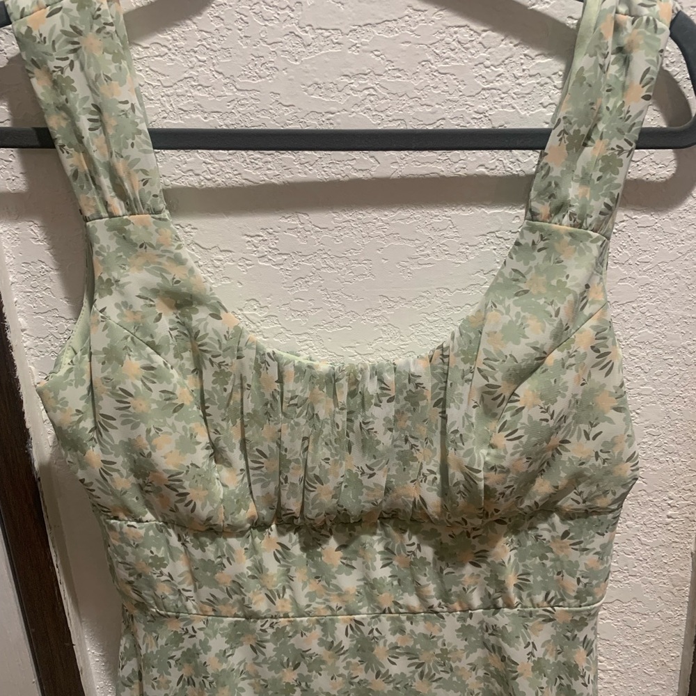Green floral 90’s spring dress